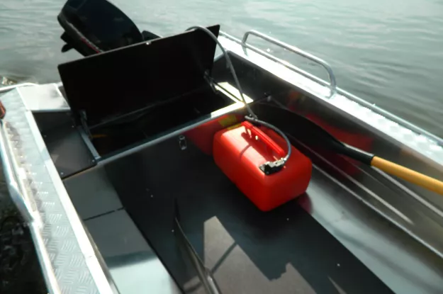 7 - Wyatboat 390 У 