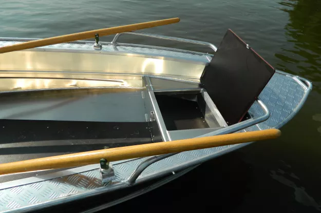 6 - Wyatboat 390 У 