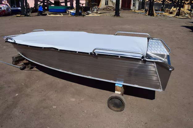 10 - Wyatboat 390 У 