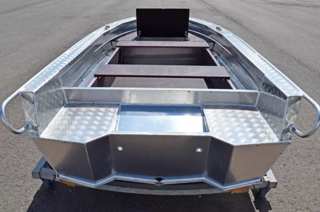 9 - Wyatboat-390Р Fish 