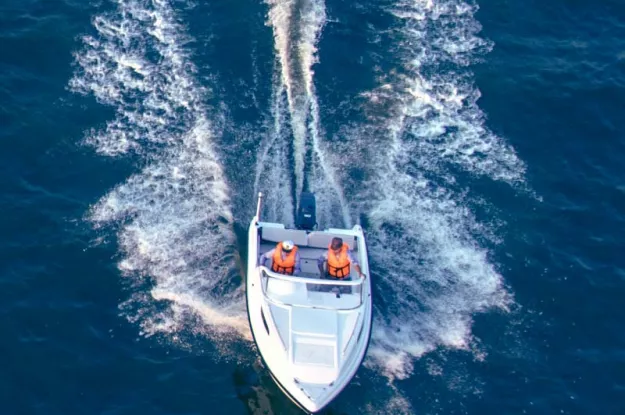 6 - Neman-550 с каютой 