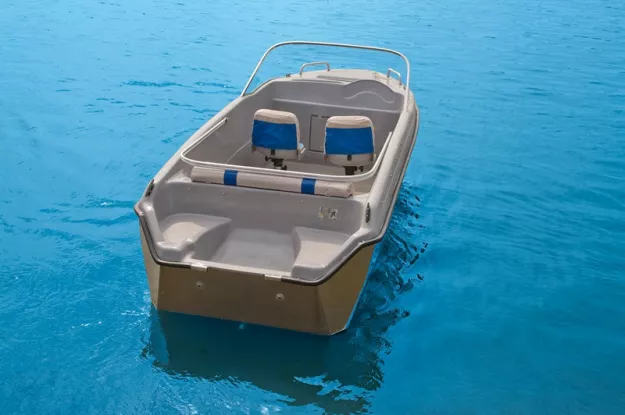 3 - Wyatboat-470 У 