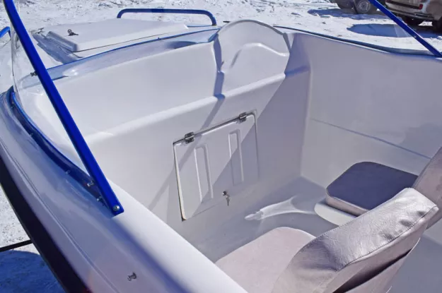 9 - Wyatboat-470 У 