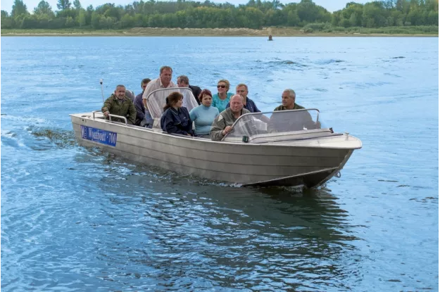 3 - Wyatboat-700 