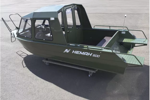 21 - Неман-500 (закрытая рубка) 