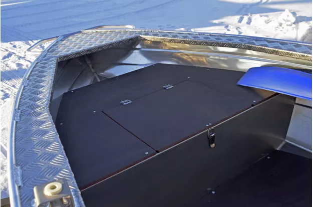 8 - Wyatboat-370 Р 