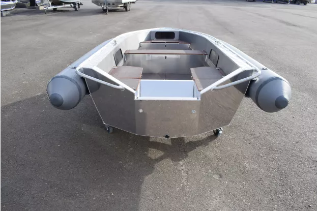 15 - Wyatboat-370 