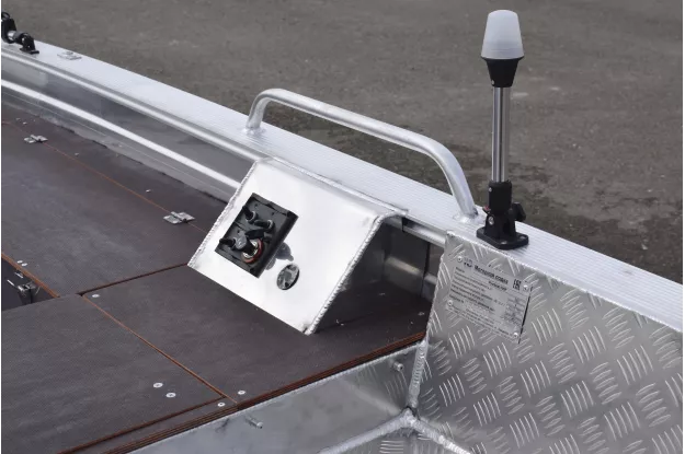 7 - Wyatboat-390РМ 