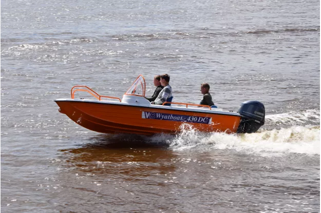 8 - Wyatboat-430 DC 