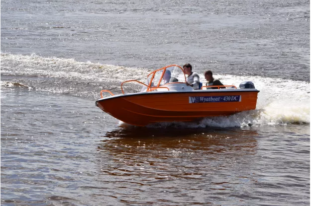 11 - Wyatboat-430 DC 