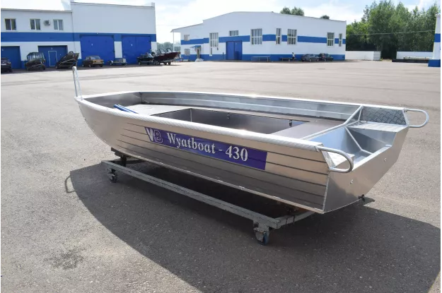 2 - Wyatboat-430 Master Fish 