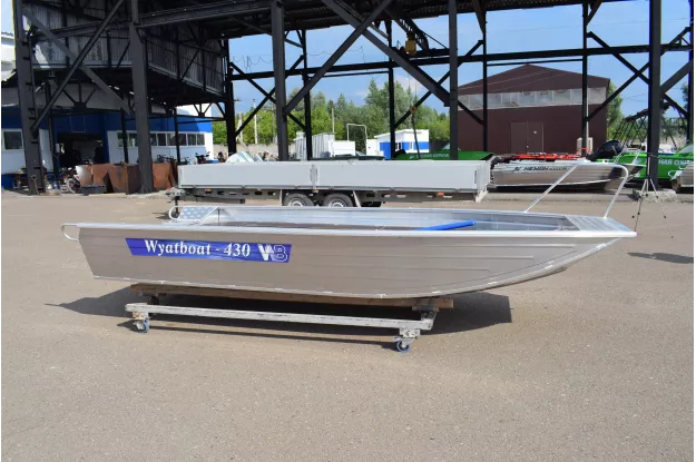 6 - Wyatboat-430 Master Fish 