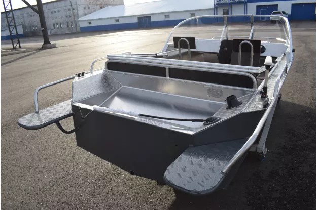 4 - Wyatboat-460 DCM 