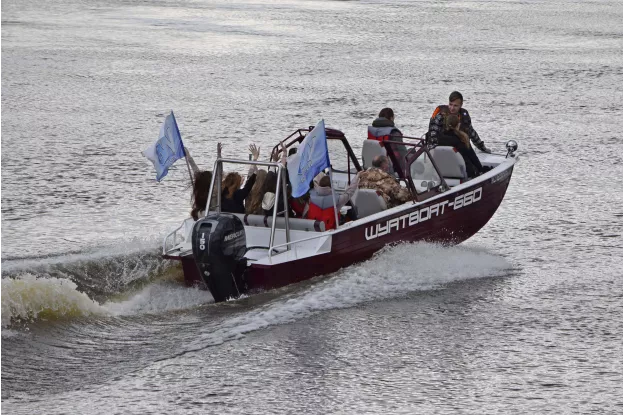 2 - Wyatboat-660 