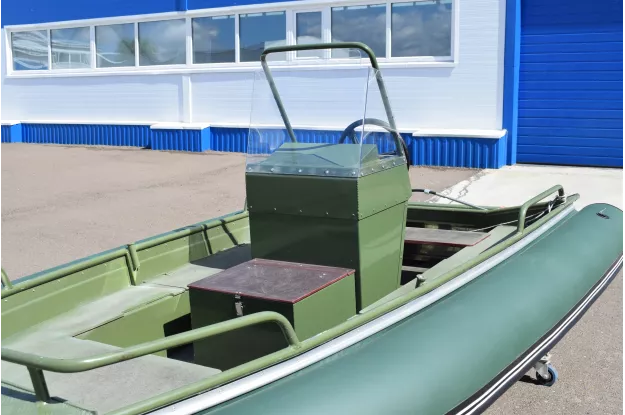 12 - Wyatboat-390 M 