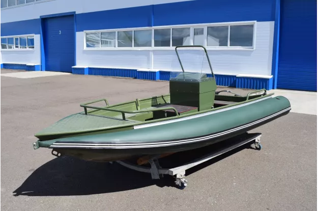 14 - Wyatboat-390 M 