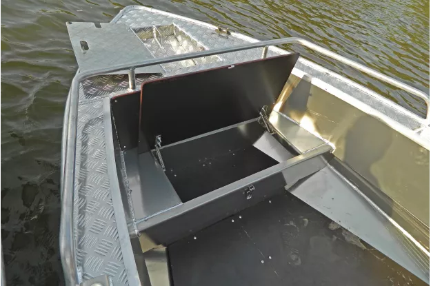 5 - Wyatboat-460 P 