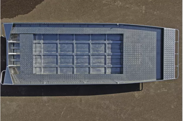 9 - Neman-520 Jonboat 