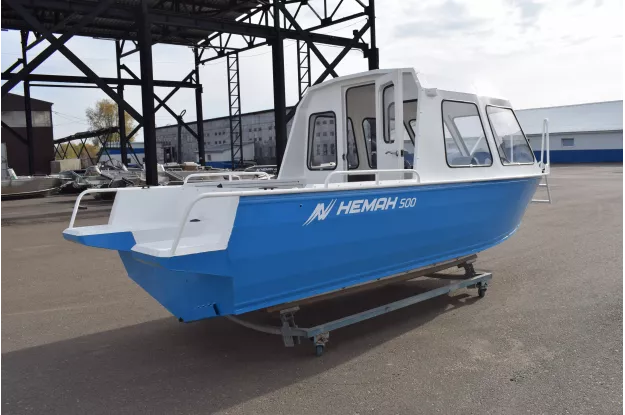 2 - Неман-500 (закрытая рубка) 