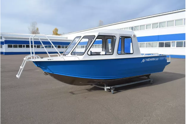 1 - Неман-500 (закрытая рубка) 