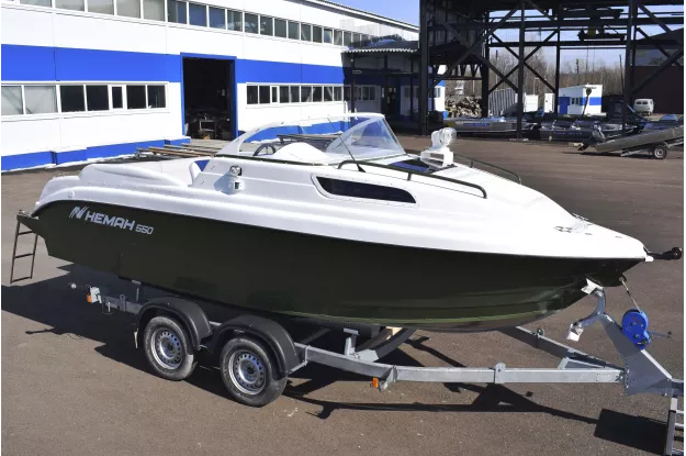 8 - Neman-550 (с каютой) 