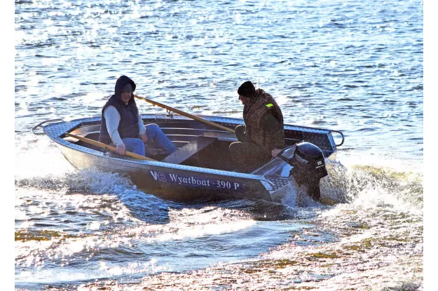 1 - Wyatboat-390 P 