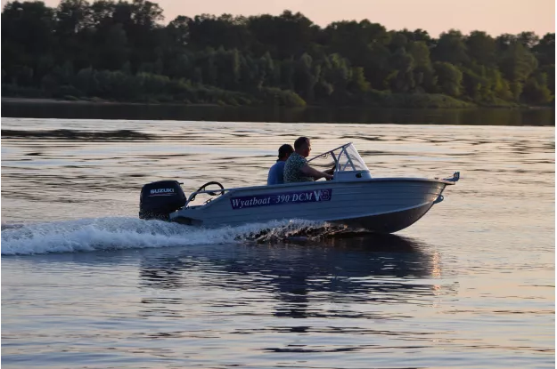 10 - Wyatboat-390 DCM (1) 